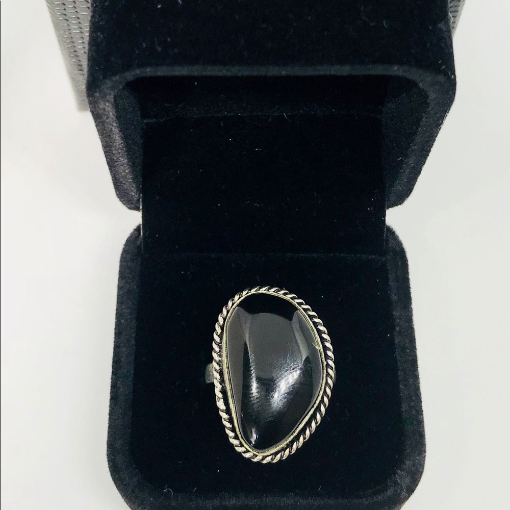 Black onyx gemstone ring